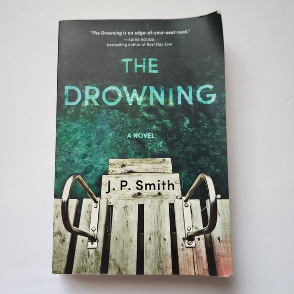 The Drowning: A Novel By J.P. Smith - Paperback - Picture 1 of 9